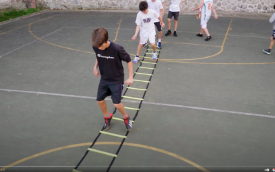 Dynamická rozcvička s kužeľmi, frekvenčným rebríkom a koordinačnými kruhmi