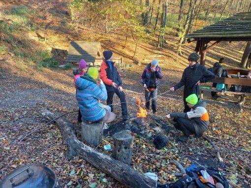 C8897BB9-6543-4927-86F4-DCDC7DA1727E