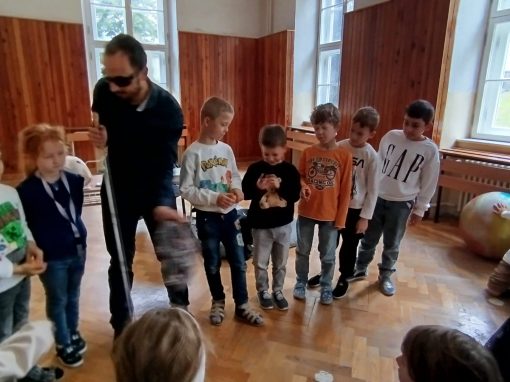 bdb33f4a-f15b-4da1-9751-07a624e3bd95