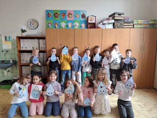 2e29bef5-9210-470e-9b9b-765eaf193dc9